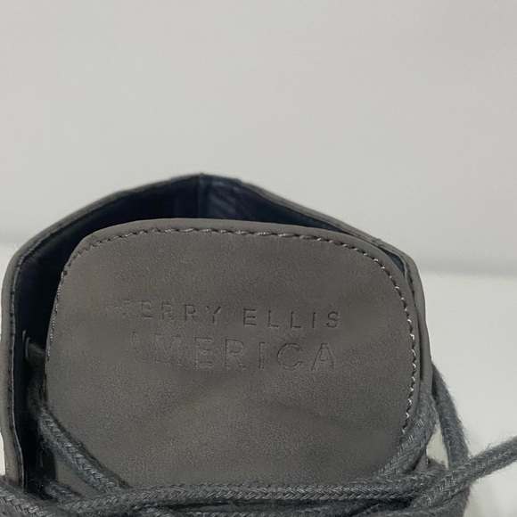 Perry Ellis Gray Chukka Boots with Suede Finish - Picture 8 of 9